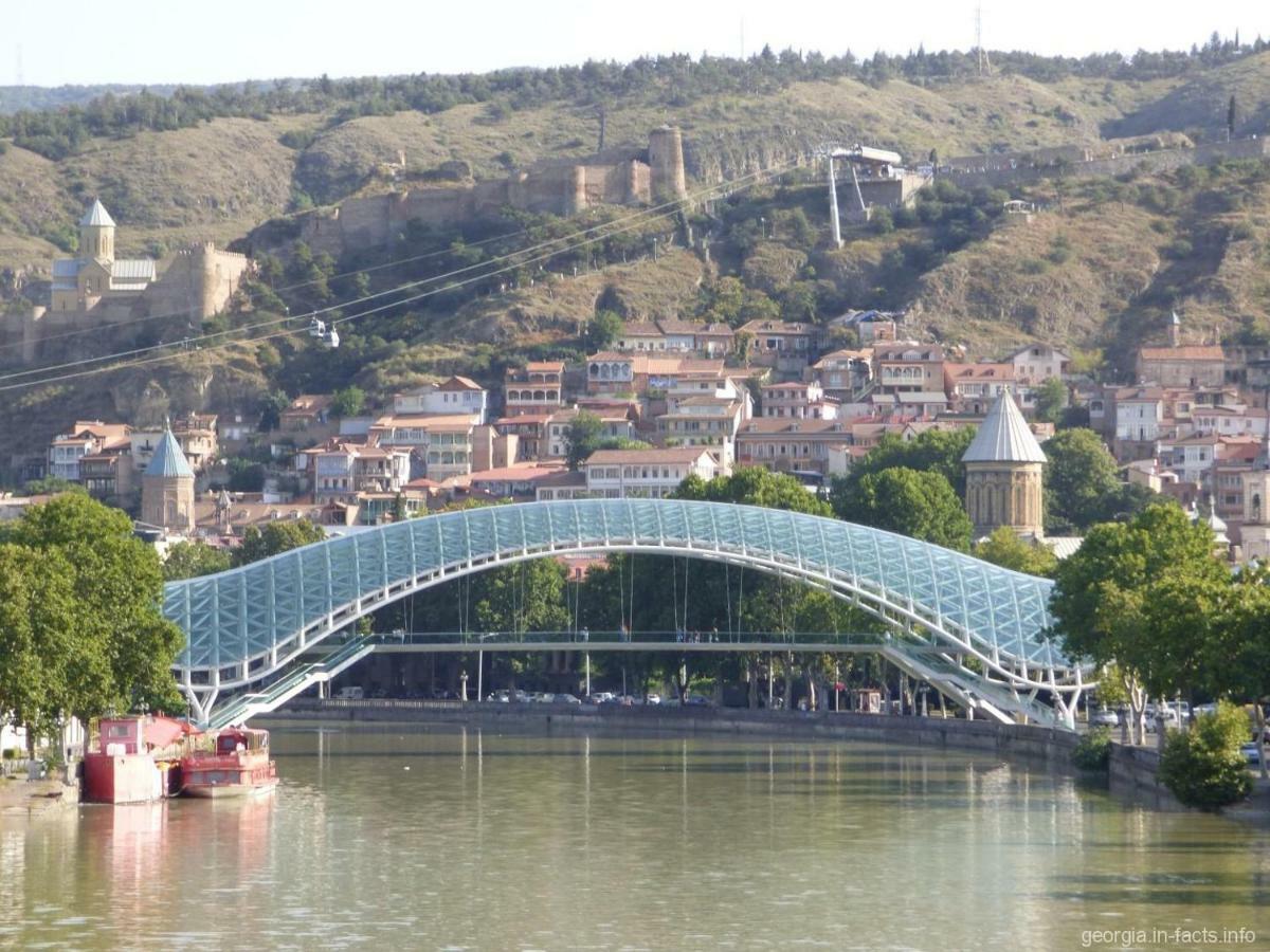 Hotel Mmg Tbilisi Esterno foto