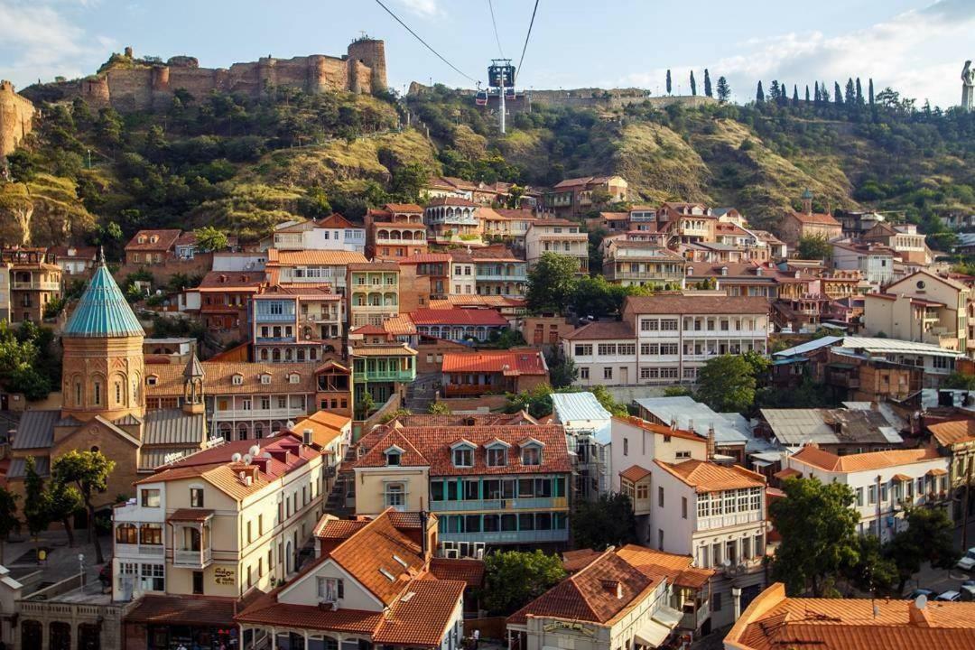 Hotel Mmg Tbilisi Esterno foto